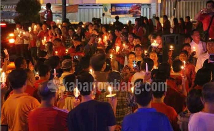 Dukungan ratusan massa lintas agama kepada Ahok