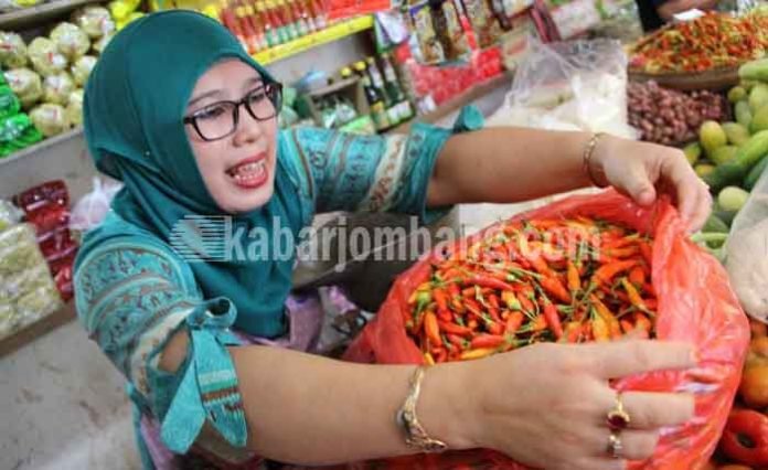 Pedagang di Pasar Pon