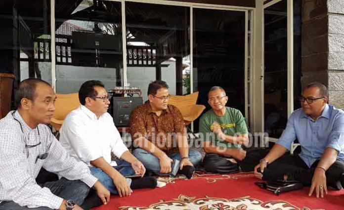 Dahlan Iskan bersama Ketua Umum SMSI Pusat dan Jawa Timur-1