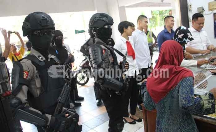 Tim Eagle saat beraksi di lokasi rawan kejahatan