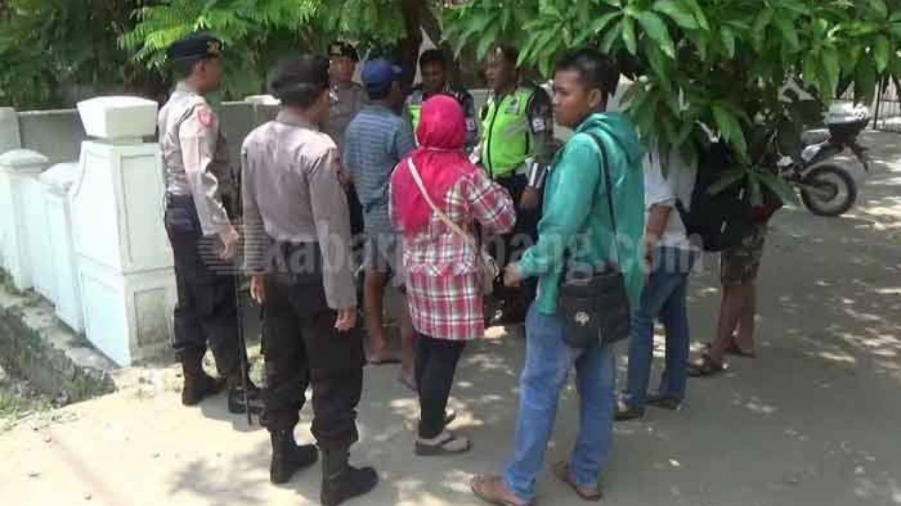 Diduga Tipu Calon Pengantin Rumah Wedding Organizer Digeruduk Kabar Jombang