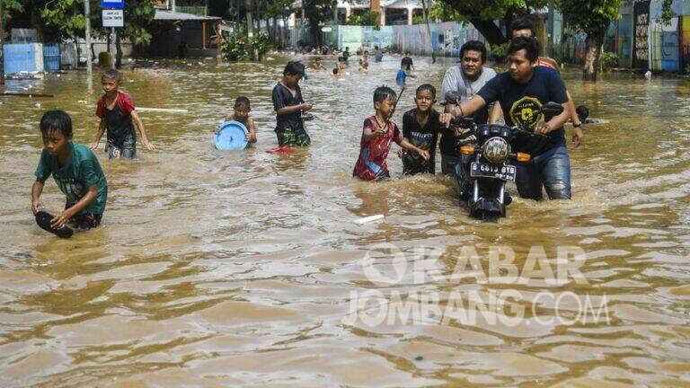 Cara Mencegah Penyakit Akibat Banjir  Kabar Jombang