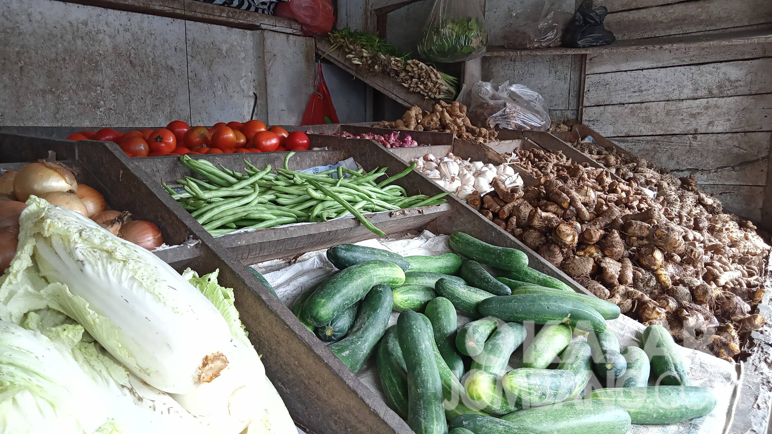 Lapak pedangan sayur mayur di Pasar Legi Jombang. Kabarjombang.com/Daniel Eko/