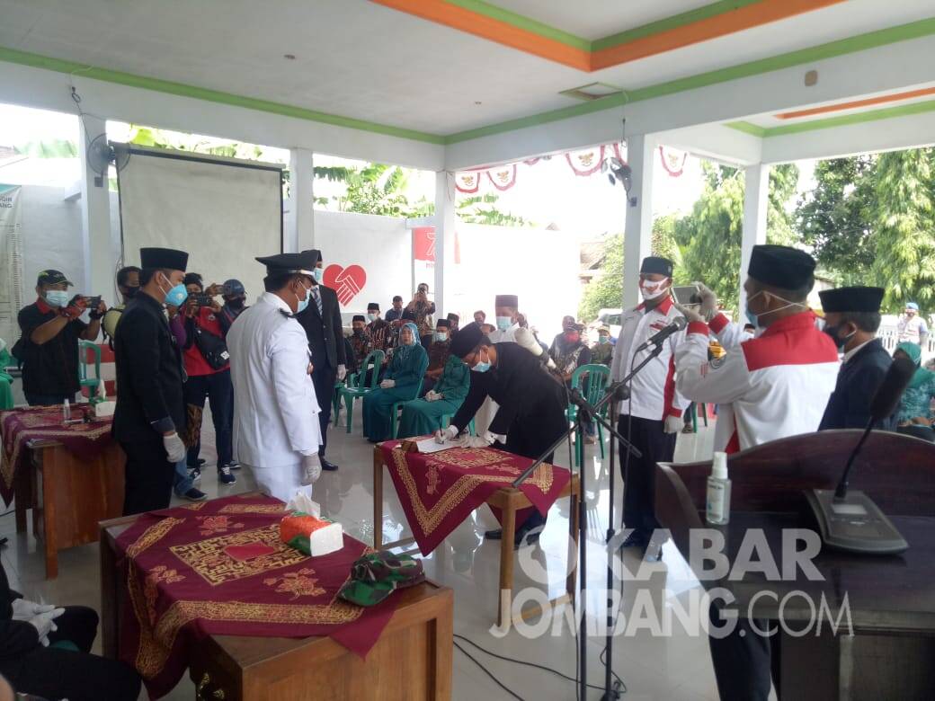 Prosesi pelantikan Sekdes Turipinggir Kecamatan Megaluh Kabupaten Jombang, Kamis (14/1/2021). KabarJombang.com/Diana Kusuma N/