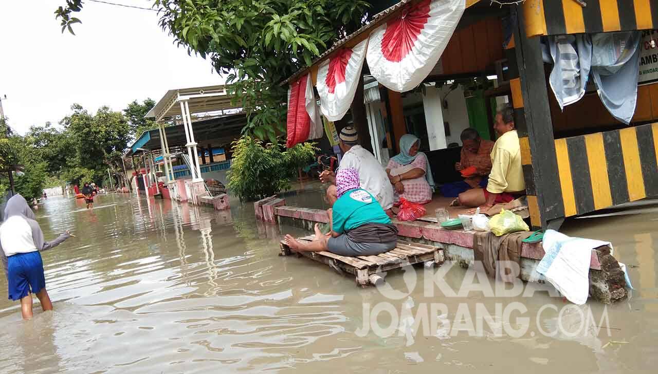 Situasi Banjir di Dusun Beluk, Desa Jombok, Kecamatan Kesamben, Jombang, Rabu (13/1/2021). KabarJombang.com/Anggraini Dwi/