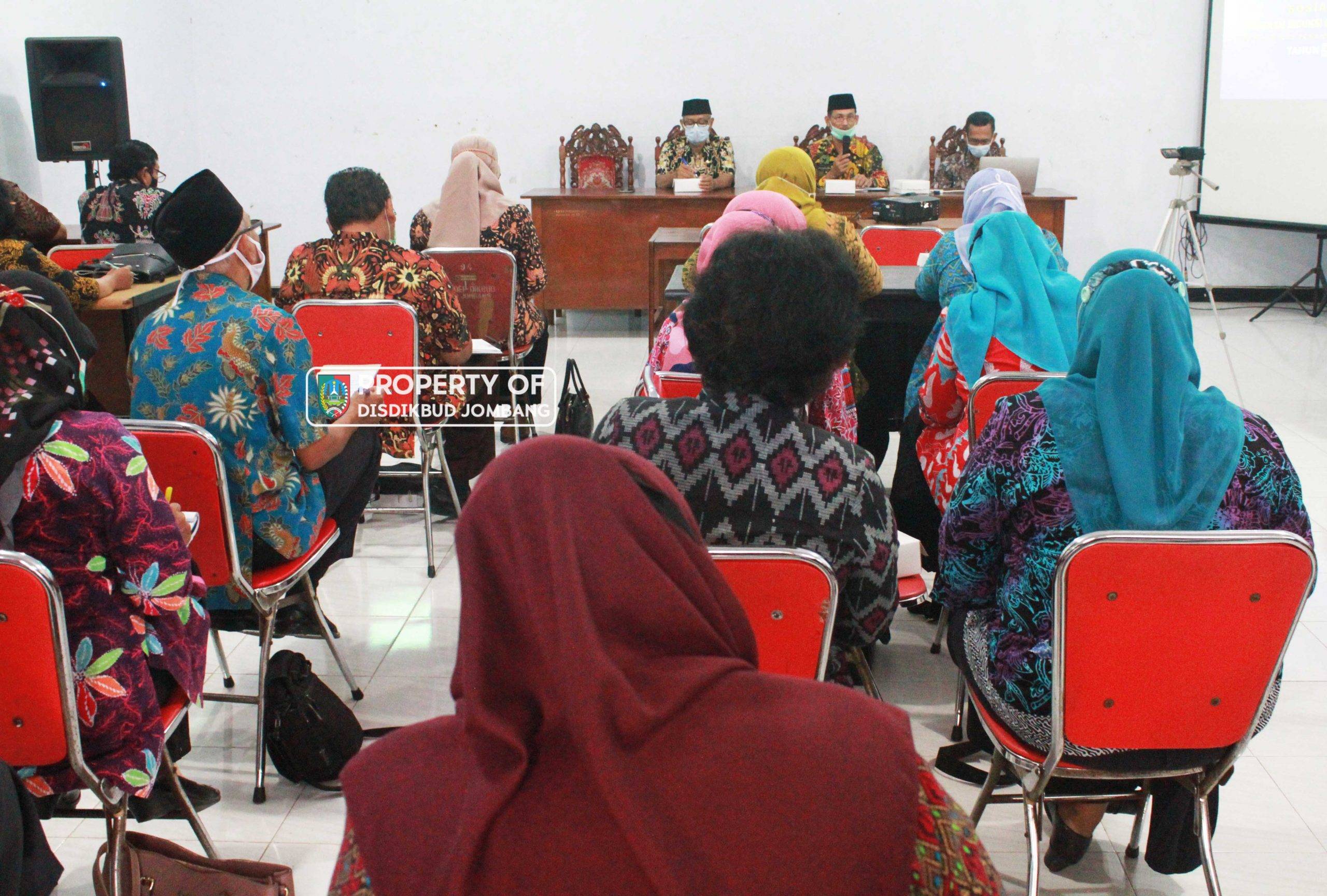 Dinas Pendidikan dan Kebudayaan (Disdikbud) Kabupaten Jombang, melalui bidang pembinaan ketenagaan menggelar sosialisasi program induksi guru pemula jenjang SD Tahun 2021, Kamis (18/2/2021). (Istimewa)