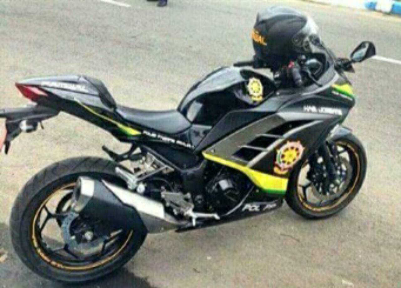 Motor sport Kawasaki Ninja 250R untuk pengawalan dan operasional Satpol PP dan Dishub Jombang.