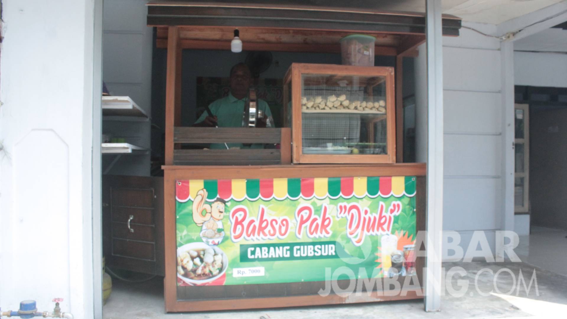 Tiap Jumat Bakso Legendaris Pak Djuki Di Gubsur Jombang Dibagikan