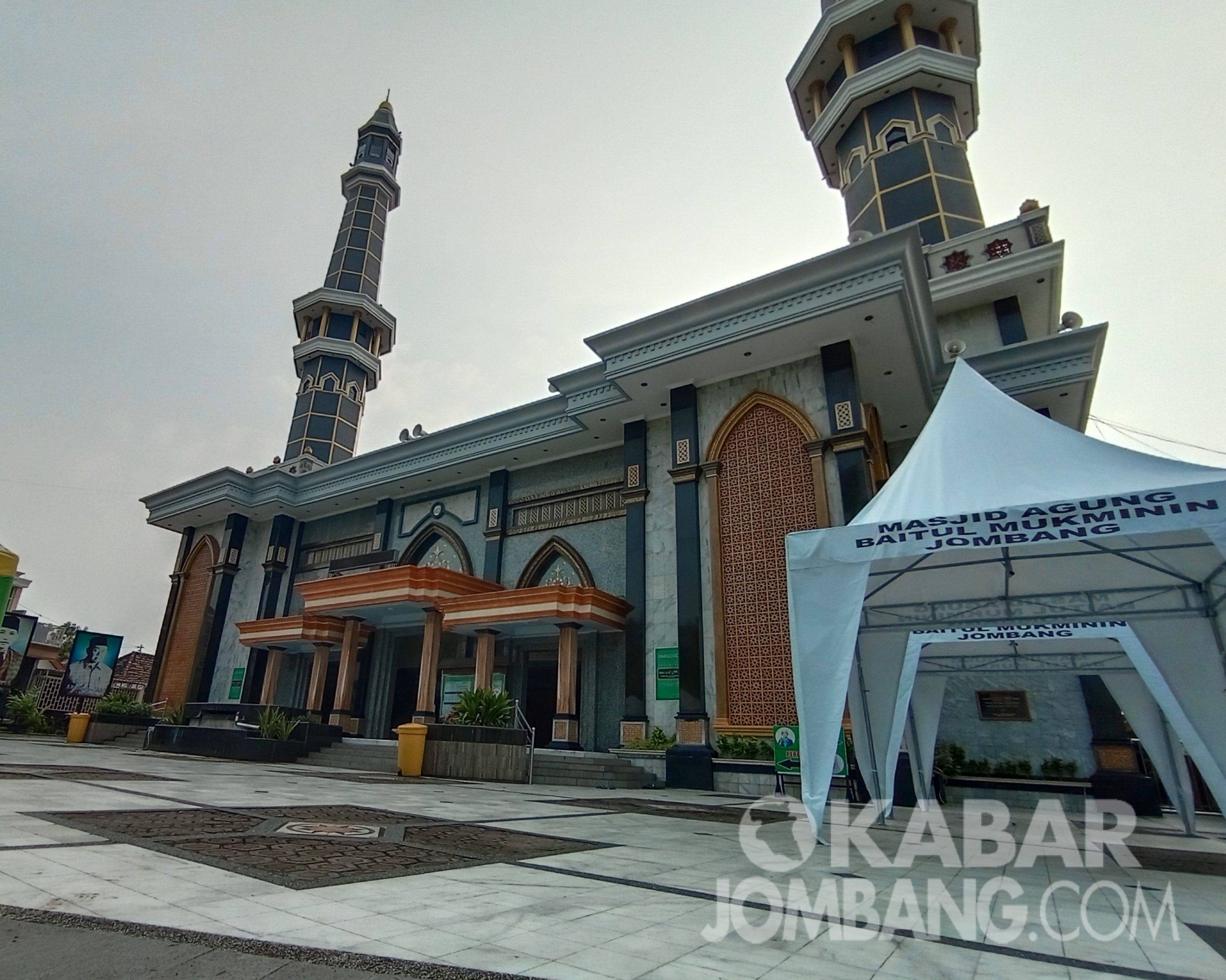 Masjid Agung Baitul Mukminin Jombang. (Anggraini).