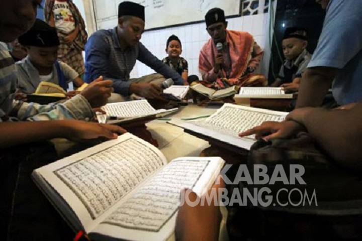 Keutamaan Tadarus  Al Qur an di Bulan Suci Ramadan Kabar 