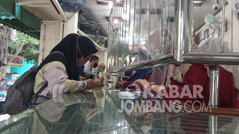  Harga  Emas  Pertengahan Bulan Juli 2022  di  Jombang Turun 