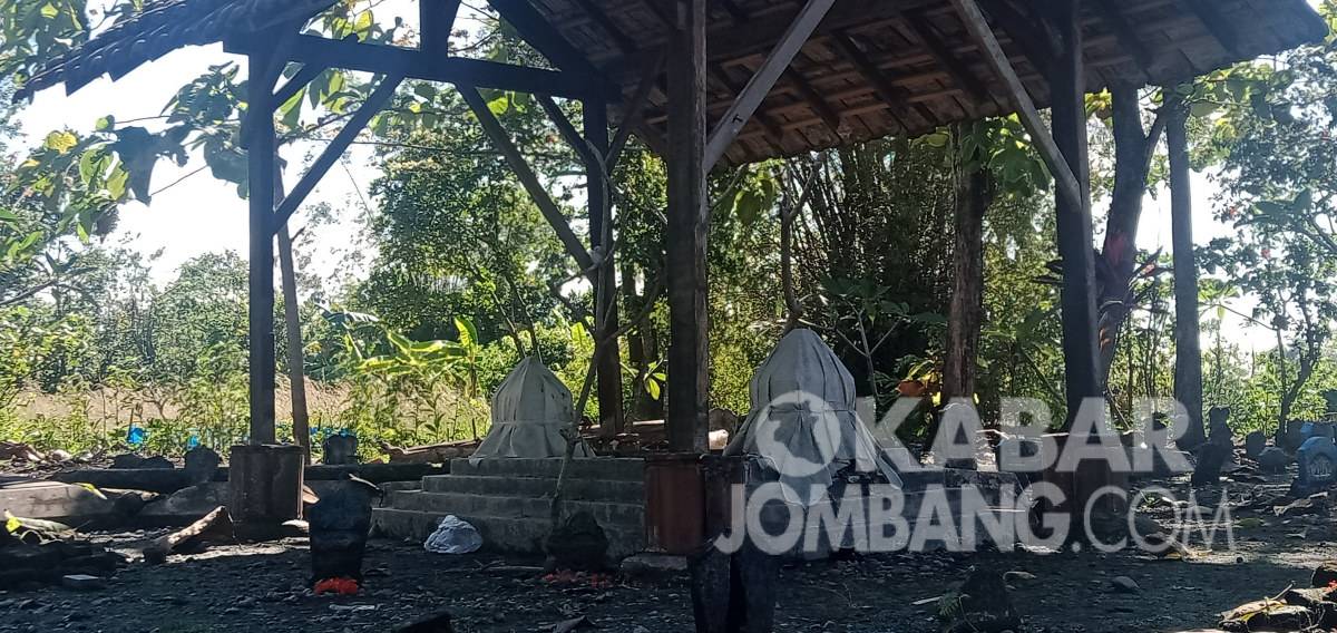 Makam Mbah Mur, pembabat hutan Dusun Boro Cilik, Desa Gedangan, Kecamatan Sumobito, Kabupaten Jombang. Kabarjombang.com/M Fa'iz H/