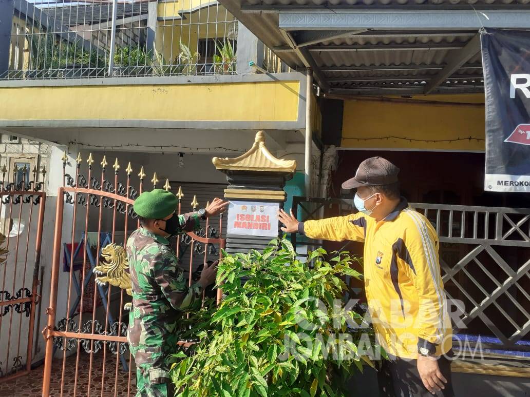 Rumah Pasien Isolasi Mandiri di Kabuh Jombang Ditandai Stiker
