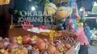 Hari Kemerdekaan; Sembako di Pasar Legi Jombang Stabil, Harga Buah Turun