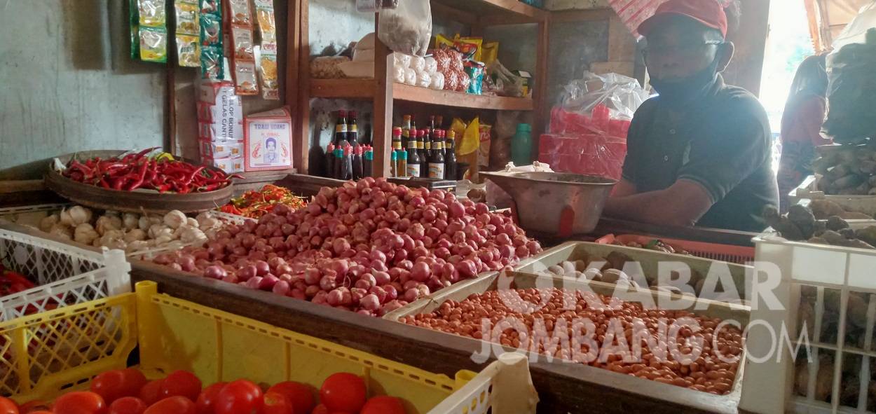 Daya Beli Turun, Harga Sembako di Pasar Mojoagung Terjun Bebas