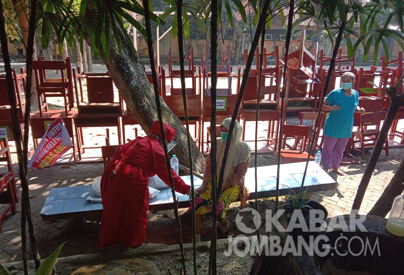 Rumah sehat untuk isolasi terpusat pasien covid-19 di Kabupaten Jombang.