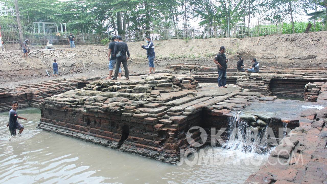 Proses ekskavasi situs petirtaan kuno Sumberbeji, Jombang. KabarJombang.com/Daniel Eko/