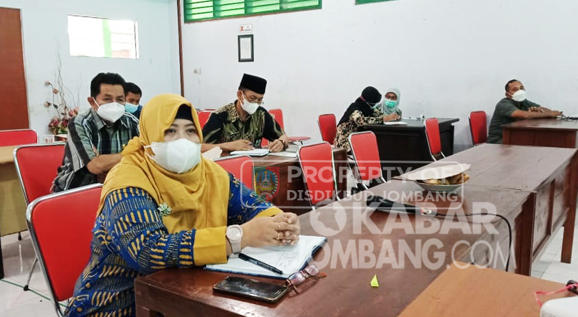 Dinas Pendidikan dan Kebudayaan (Disdikbud) Kabupaten Jombang mengikuti Sosialisasi dan Workshop Penyusunan Sasaran Kinerja Pegawai (SKP) Tahun 2021 secara Daring (dalam jaringan) pada Kamis (19/8/2021).
