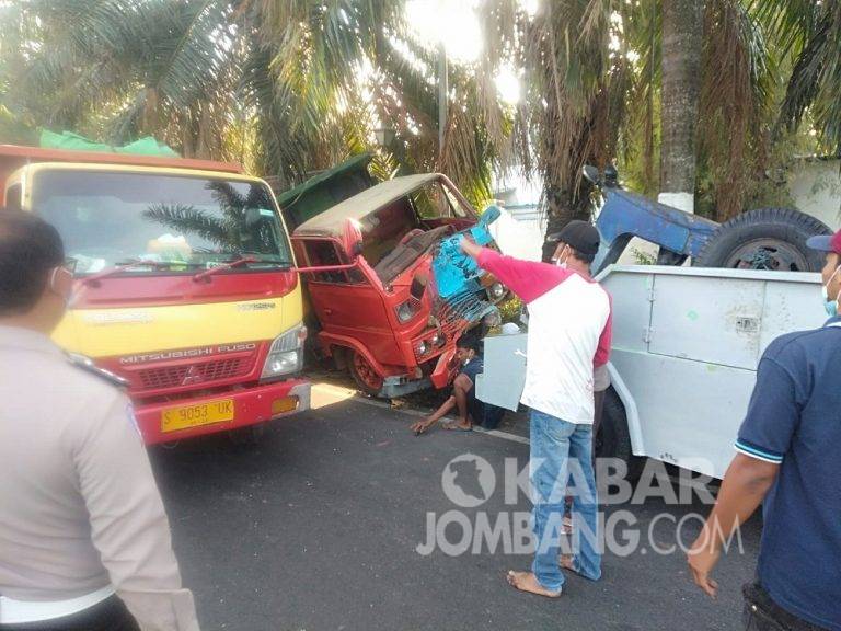 Truk Tabrak Pengedara Motor Asal Malang Hingga Tewas Di Jombang | Kabar ...