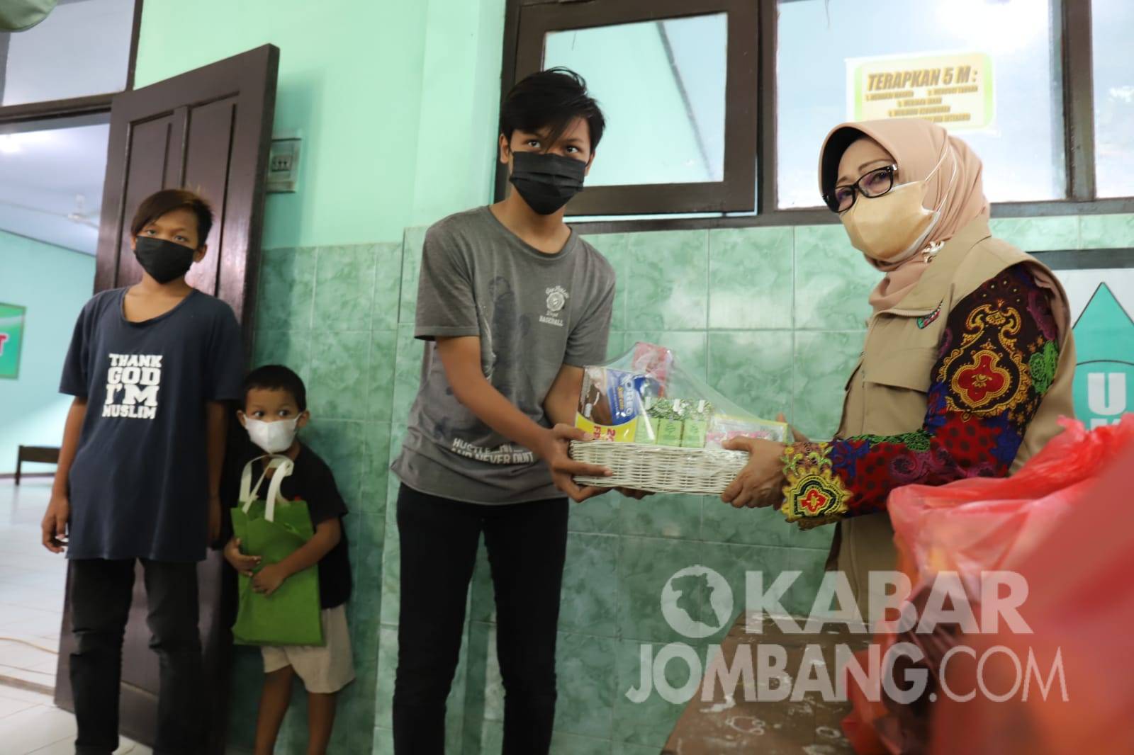 Bupati Jombang Siapkan Beasiswa Tiga Anak Yatim yang Ibunya Meninggal Covid-19