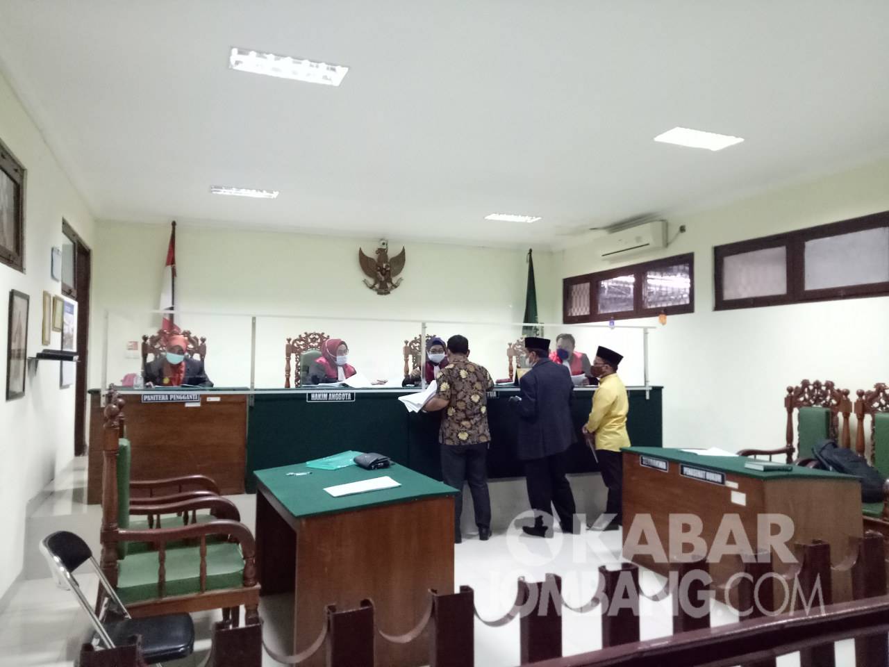Proses sidang gugatan dugaan wanprestasi putri kandung Bupati Jombang (Ning Ema) di Pengadilan Negeri Jombang, Kamis (2/9/2021). KabarJombang.com/Diana Kusuma/