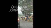 Tangkapan layar video viral tawuran di Sukoiber Kecamatan Gudo Jombang.