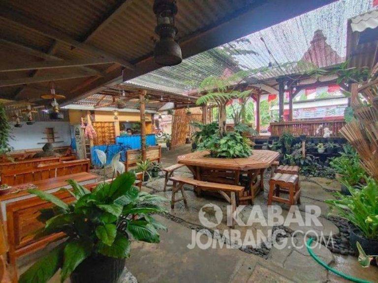 Warung Seblak Bar-Bar Wonosalam Jombang, Sajikan Aneka Macam Seblak ...