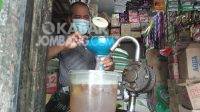 Harga Minyak Goreng Curah di Jombang Melonjak, Pembeli Beralih Minyak Kemasan