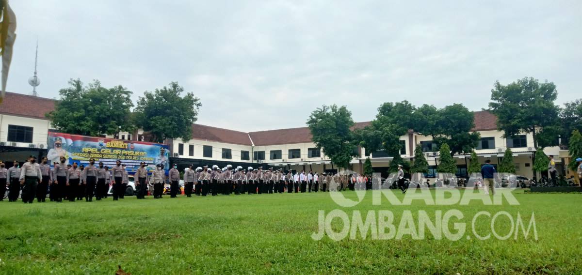 Apel persiapan operasi zebra semeru 2021 di lapangan Mapolres Jombang, Senin (15/11/2021). KabarJombang.com/Fa'iz/