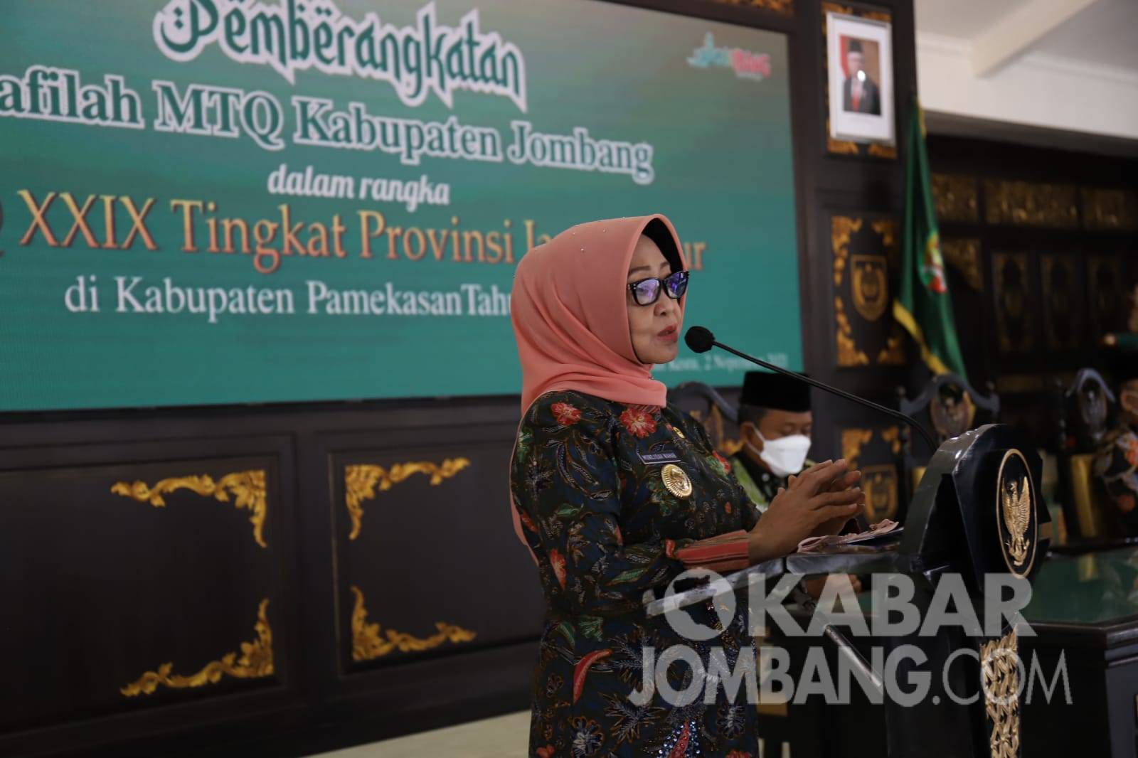 Bupati Jombang Mundjidah Wahab dalam acara pelepasan keberangkatan lomba MTQ.