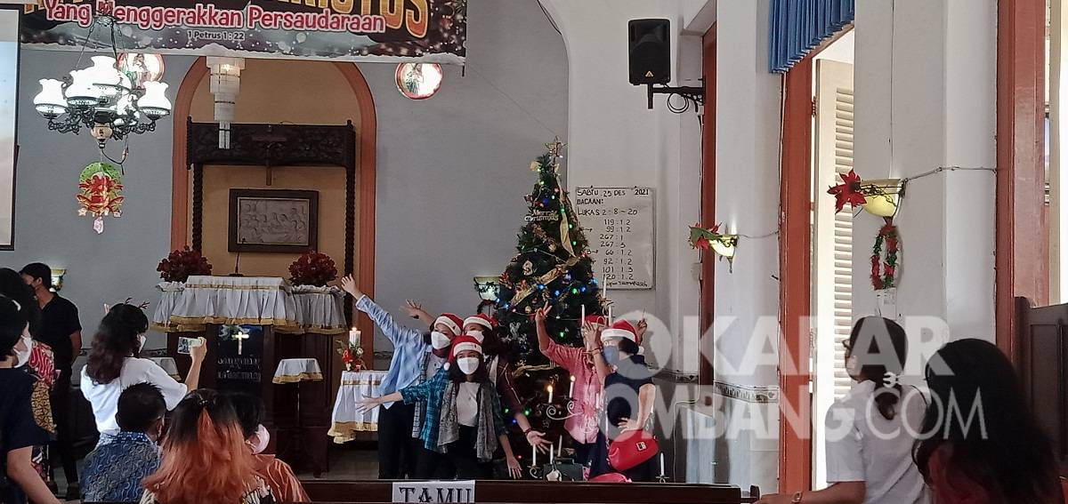 Natal 2021 di Gereja Kristen Jawi Wetan (GKJW) Bongsorejo, Kecamatan Diwek, Kabupaten Jombang, Sabtu (25/12/2021). KabarJombang.com/M Faiz H/