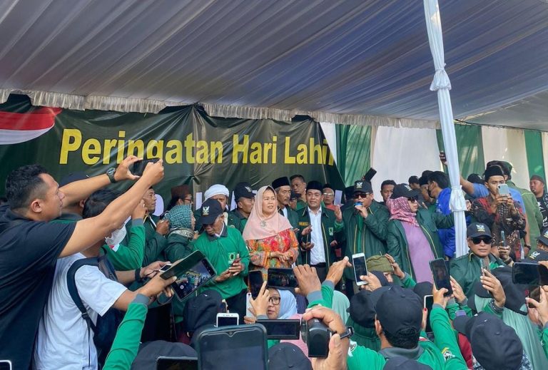 Sapa Anggota Barikade Gus Dur Di Jombang Yenny Wahid Singgung Soal Kudeta Kabar Jombang