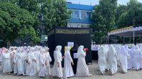 Manasik haji siswa madrasah Darul Ulum Jombang