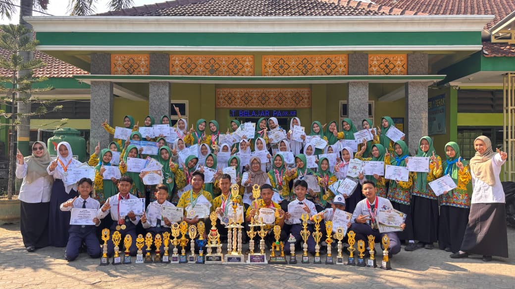 Prestasi SMPN 1 Perak