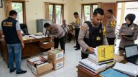Penggeledahan ruangan kantor