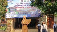 Kepala SMPN 2 Jombang, Etik Nuroidah, S.Pd saat memberikan arahan Pelaksanaan MPLS (1) Kepala SMPN 2 Jombang, Etik Nuroidah, S.Pd saat memberikan arahan Pelaksanaan MPLS (1)