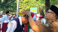 Penyematan Tanda Peserta MPLS di SMPN 2 Sumobito Penyematan Tanda Peserta MPLS di SMPN 2 Sumobito