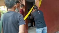Tim Kepolisian ketika mendatangi lokasi vila dan melakukan olah TKP meninggalnya FS warga Sukolilo, Kota Surabaya Tim Kepolisian ketika mendatangi lokasi vila dan melakukan olah TKP meninggalnya FS warga Sukolilo, Kota Surabaya